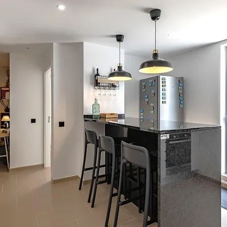 Amazing 3bdr Duplex In By Lovelystay Apartment