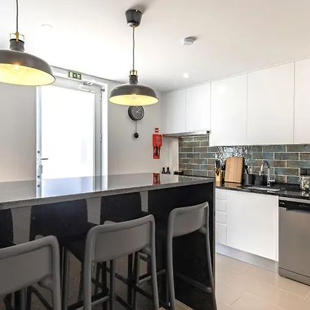 Amazing 3bdr Duplex In By Lovelystay Lisbon