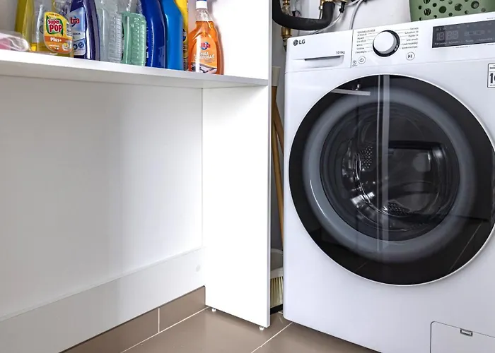 Amazing 3bdr Duplex In By Lovelystay