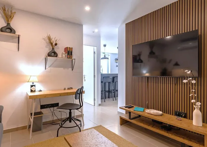 Διαμέρισμα Amazing 3bdr Duplex In By Lovelystay