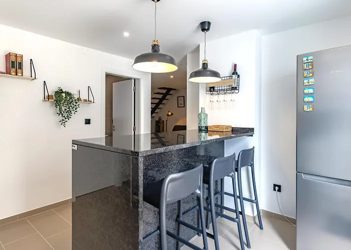 Amazing 3bdr Duplex In By Lovelystay