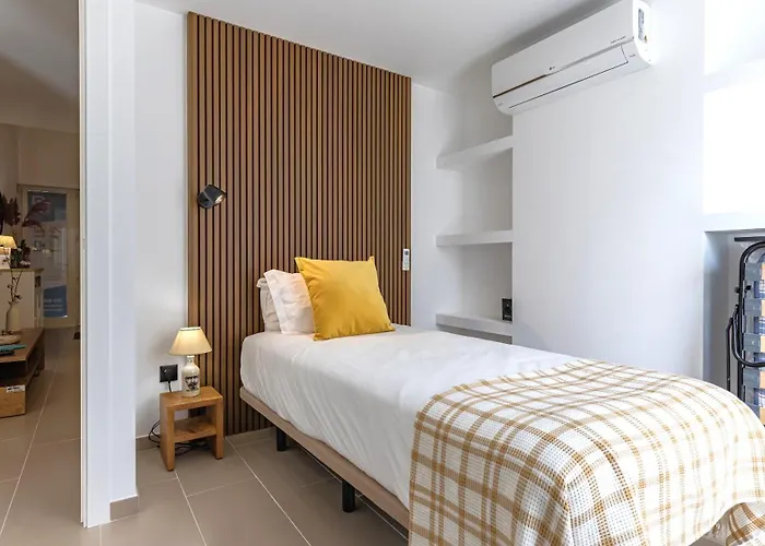 Amazing 3bdr Duplex In By Lovelystay Διαμέρισμα *