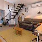Amazing 3bdr Duplex In By Lovelystay