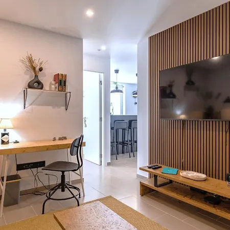 아파트 Amazing 3bdr Duplex In By Lovelystay