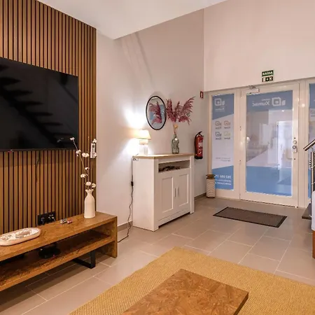 아파트 Amazing 3bdr Duplex In By Lovelystay 리스본
