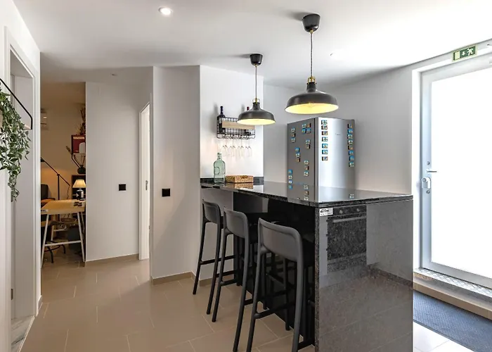 Amazing 3bdr Duplex In By Lovelystay 公寓